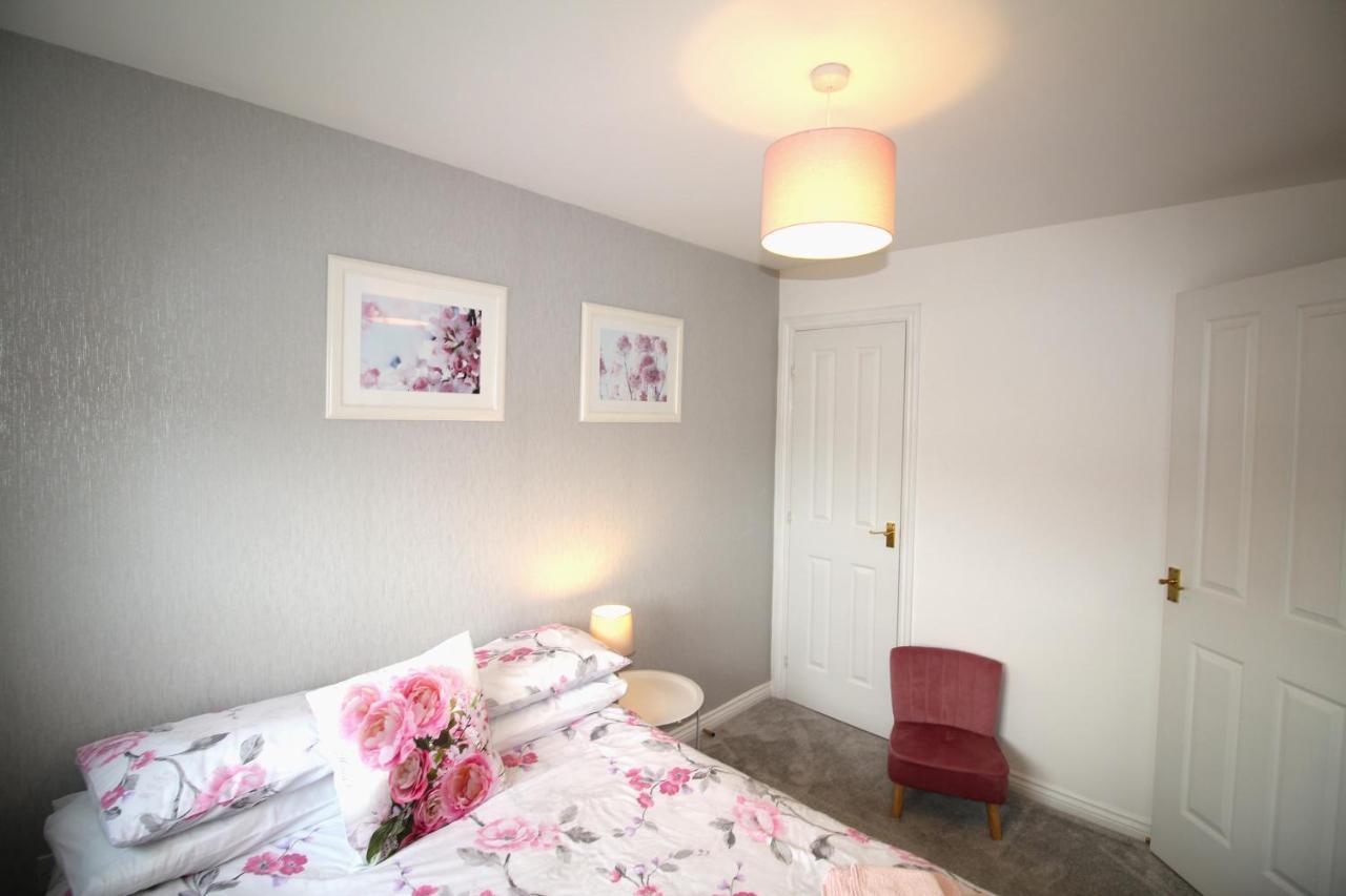 Ashington - 2 Bedroom House - Beautifully Decorated & Furnished - Large Garden Extérieur photo